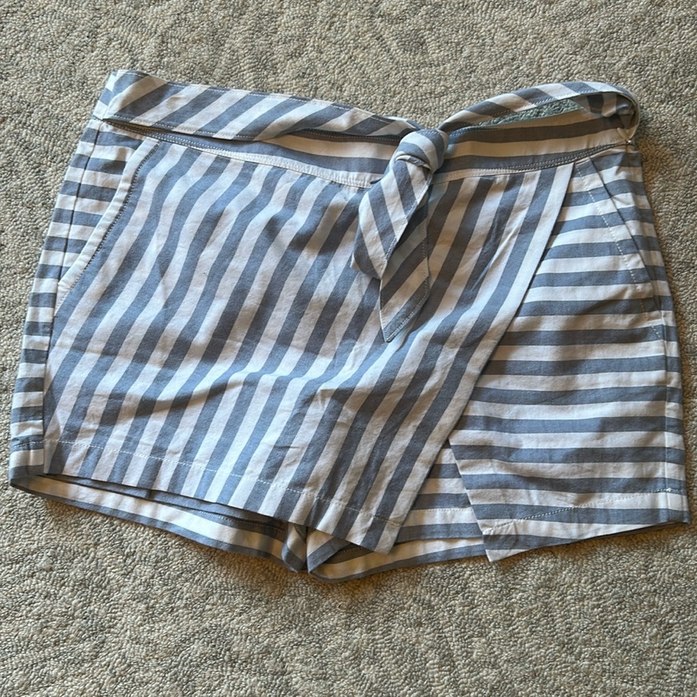 Vineyard Vine Stripped Skort size 12